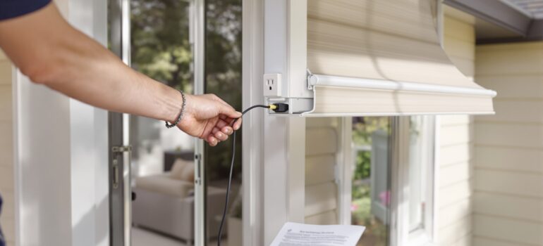 Brancher un store banne : la méthode sûre pour une installation réussie