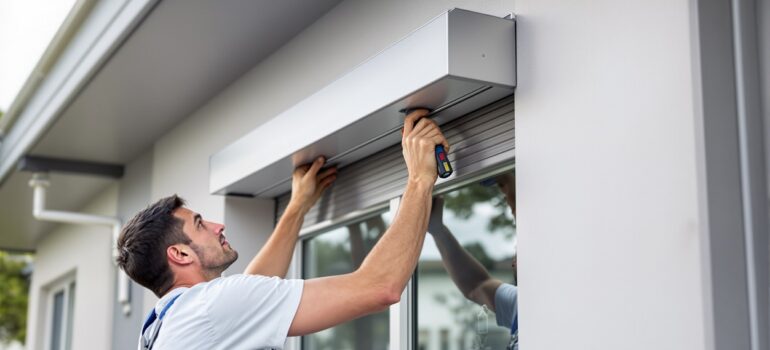 Pose volet roulant en applique extérieur : la méthode étape par étape pour réussir l’installation