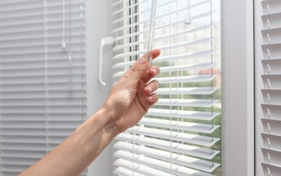 Installez un store vénitien sur-mesure pour embellir votre décoration